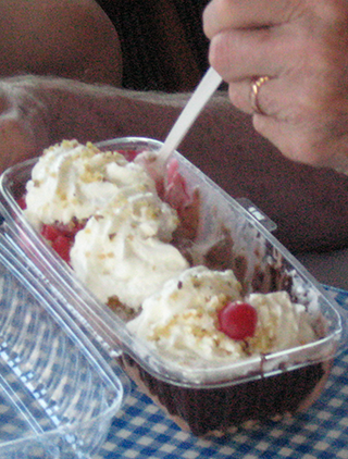 ice cream sundae